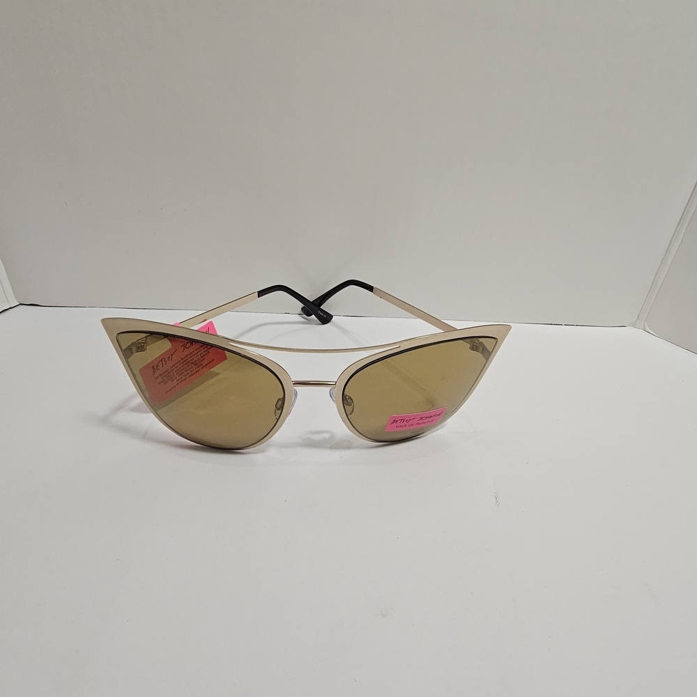 NWT Betsey Johnson Gold Cat Eye Sunglasses Metal Pink Heart Summer Festival - Picture 3 of 8